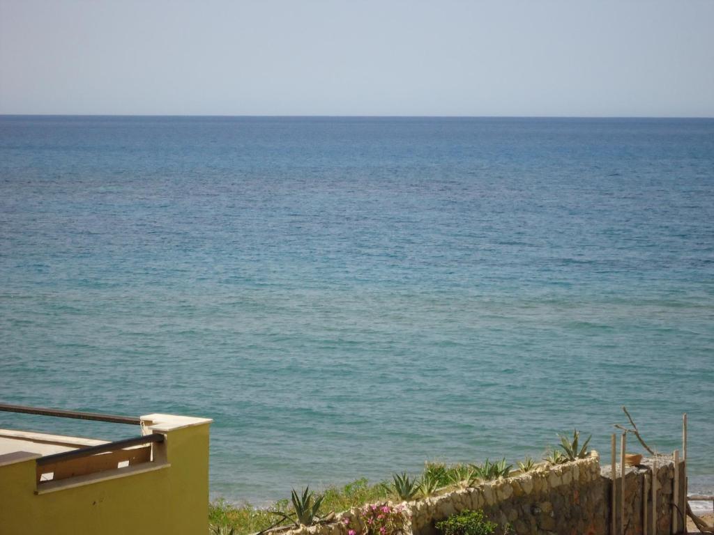 Almyra Apartments & Suites Sfáka Habitación foto