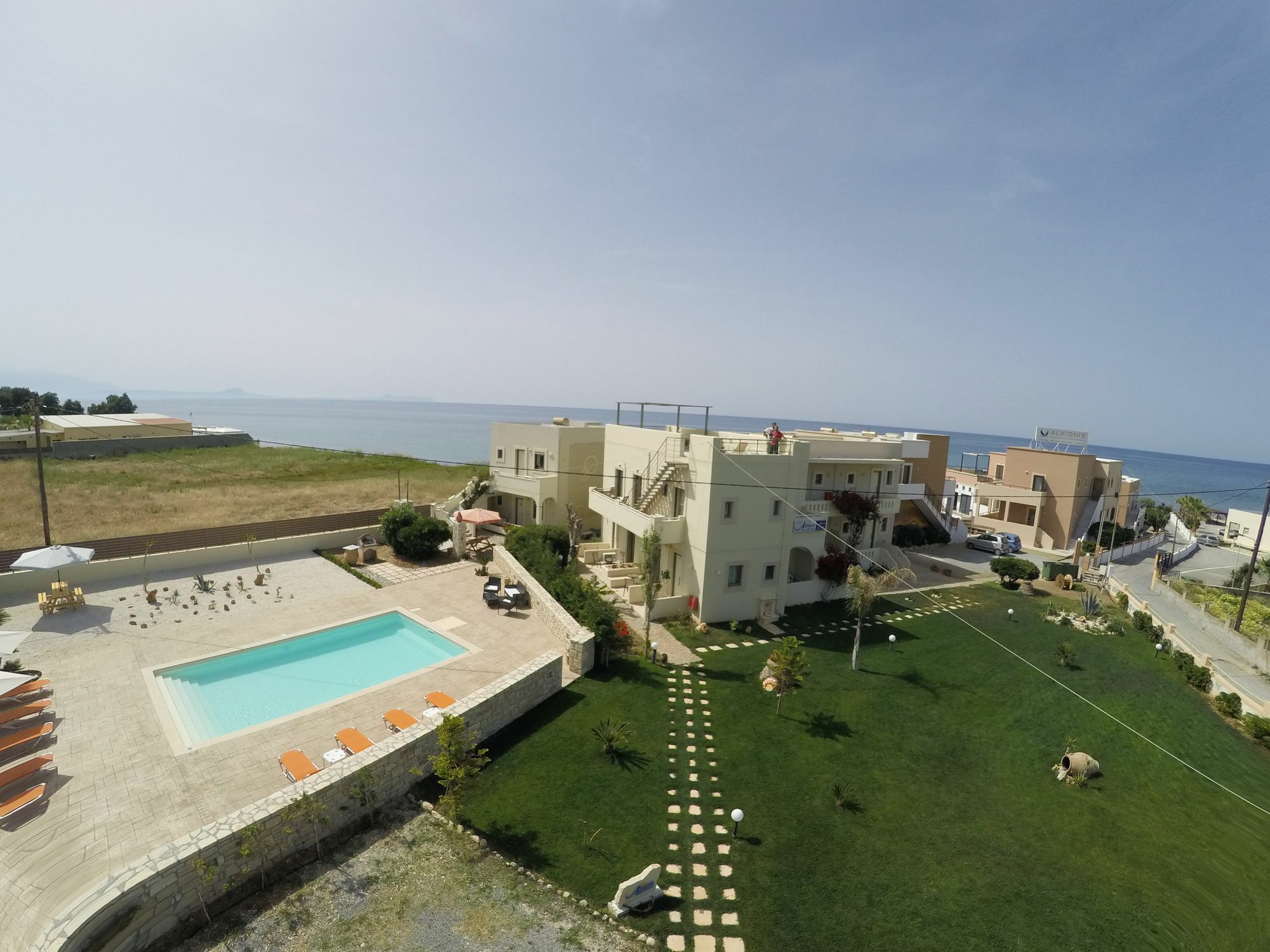 Almyra Apartments & Suites Sfáka Exterior foto